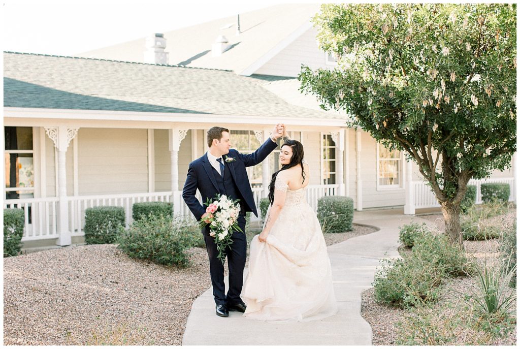 Romantic Wedding at Wedgewood Lindsay Grove, Arizona Weddings
