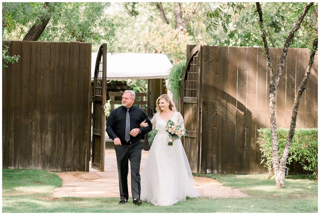 intimate wedding at venue at the grove, fall in arizona