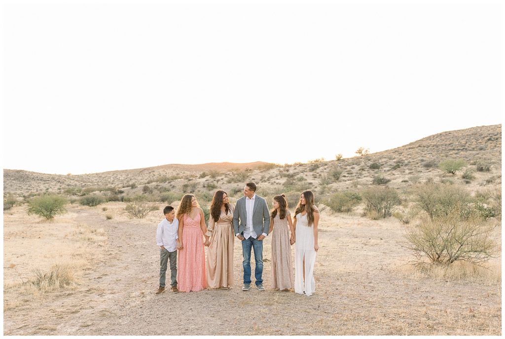 how to coordinate neutrals for family photos in the desert