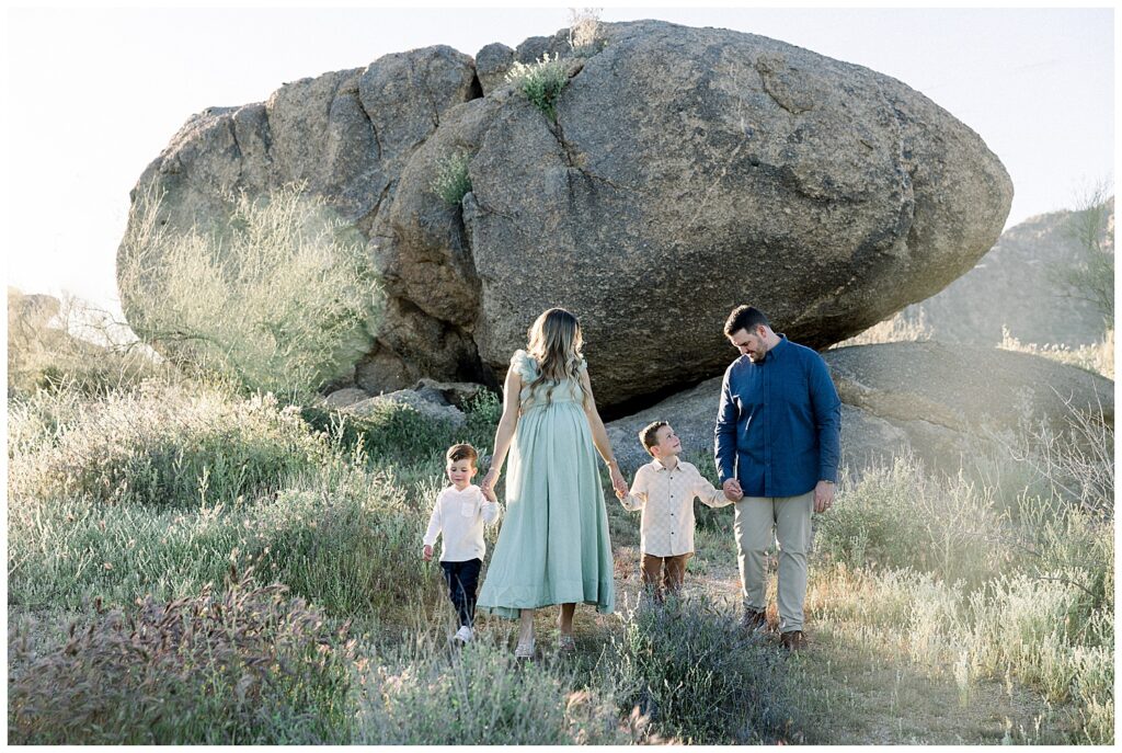 Family Maternity photos in the Arizona Desert